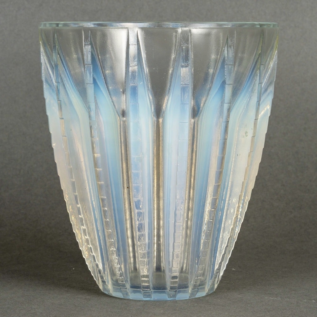 Vase « Chamonix » verre opalescent de René LALIQUE | Biron 