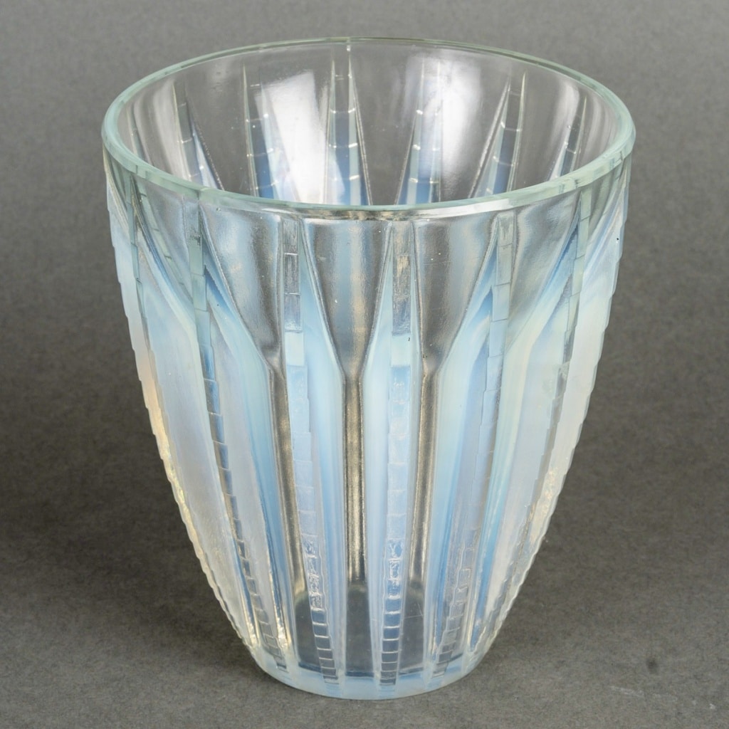 Vase « Chamonix » verre opalescent de René LALIQUE | Biron 