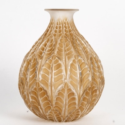 Vase "Malesherbes" verre blanc patiné sépia de René LALIQUE