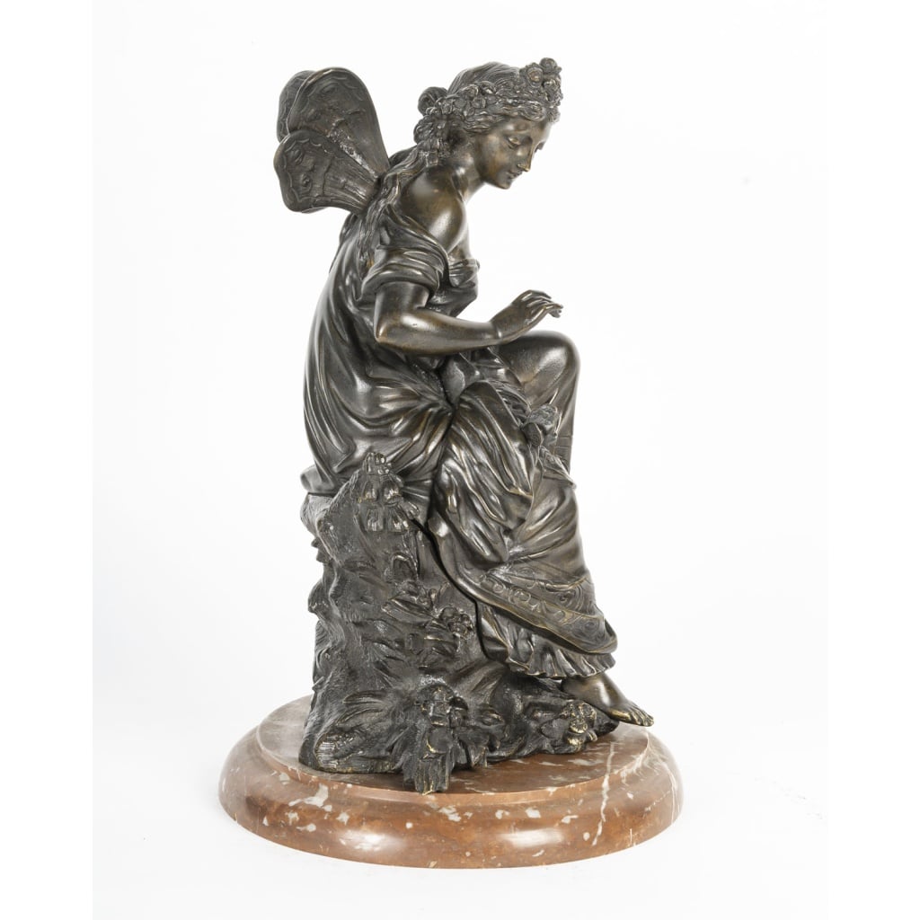 Jeune Femme au papillon ou Psyché -Statuette en bronze. Fin XVIIIème Premier tiers du XIXe siècle | Biron 