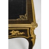 Bureau plat style Louis XV en bois de placage et bronzes dorés | Biron 