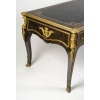 Bureau plat style Louis XV en bois de placage et bronzes dorés | Biron 