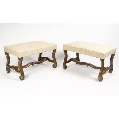 Paire de tabourets en noyer du 18ème siècle