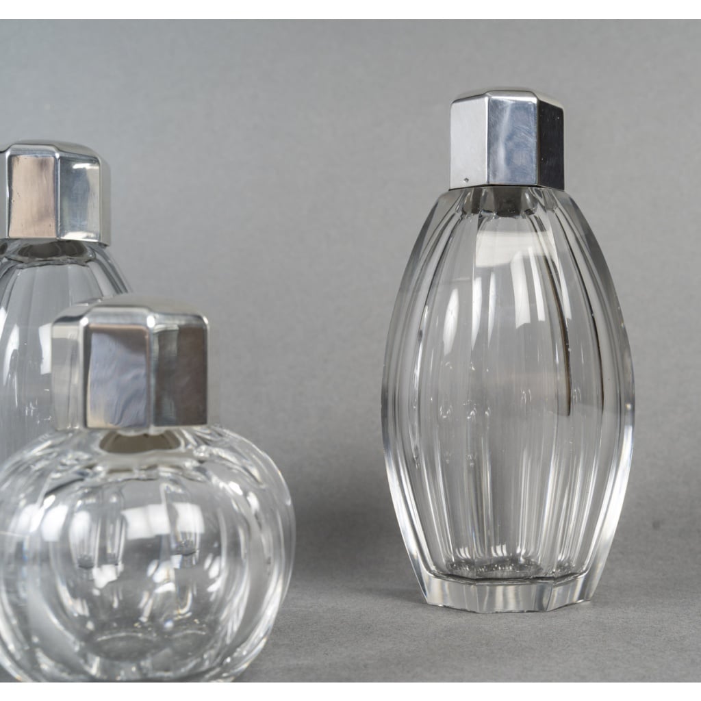 CHRISTOFLE/ BACCARAT – Ensemble de 5 flacons ART DECO circa 1930 | Biron 