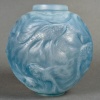 Vase « Formose » verre opalescent patiné bleu de René LALIQUE | Biron 