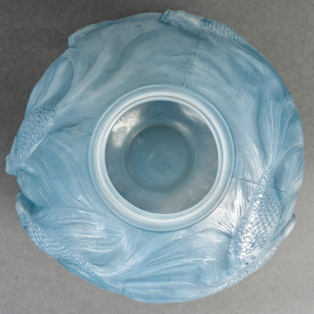 Vase « Formose » verre opalescent patiné bleu de René LALIQUE | Biron 