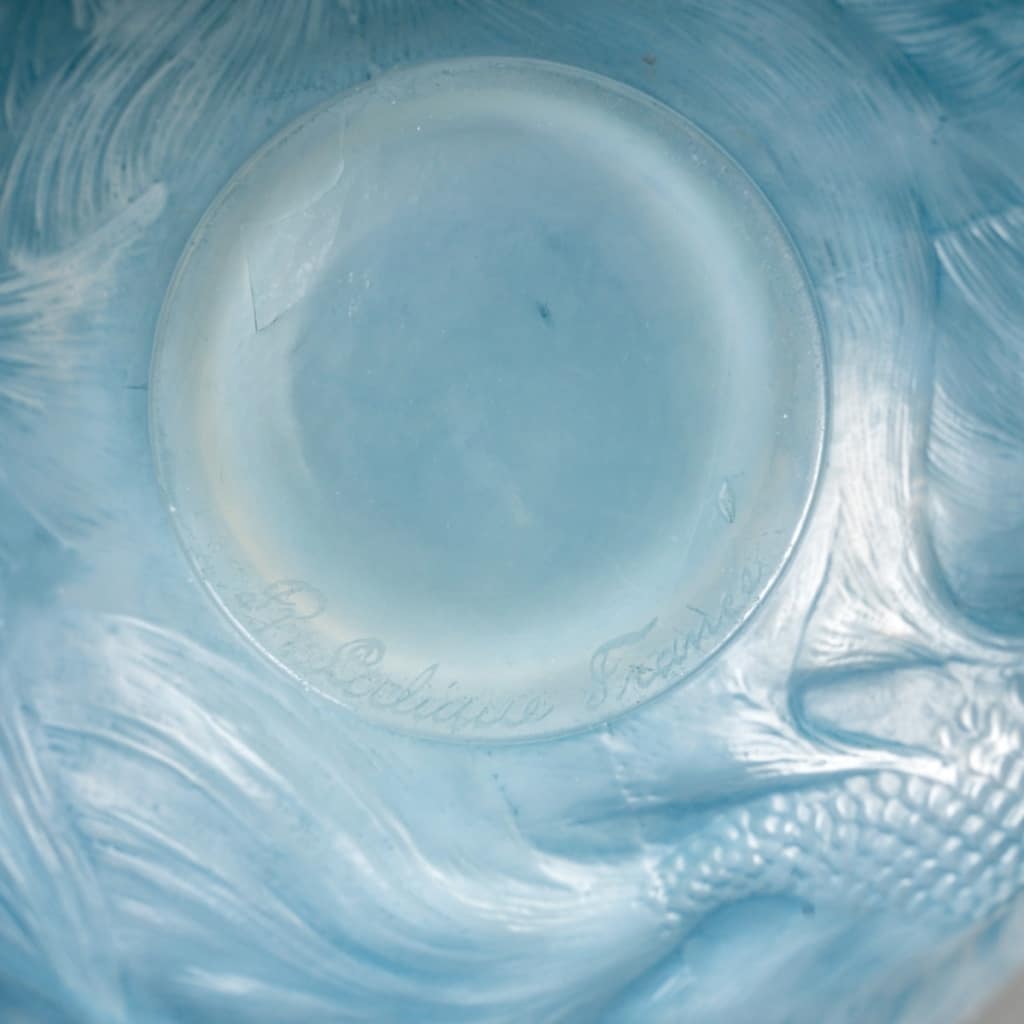 Vase « Formose » verre opalescent patiné bleu de René LALIQUE | Biron 