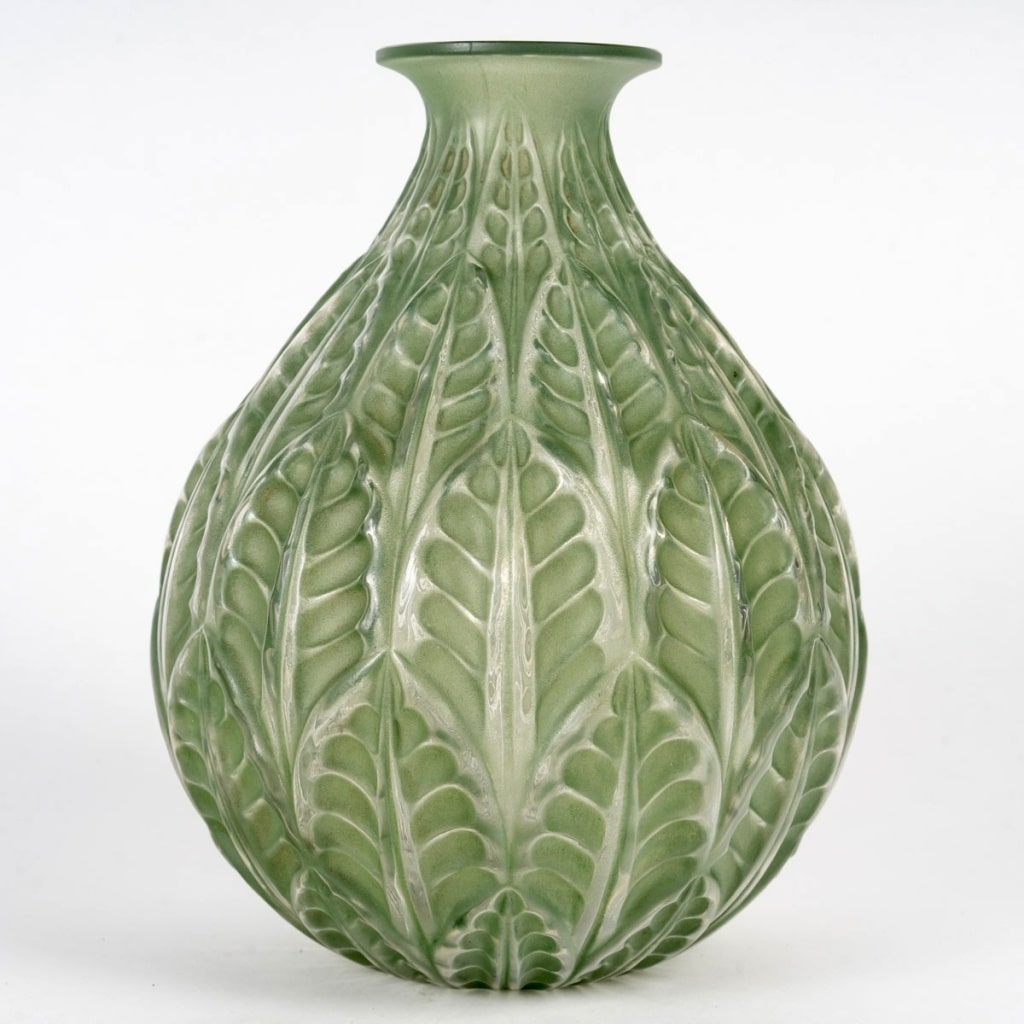Vase « Malesherbes » verre blanc patiné vert de René LALIQUE | Biron 