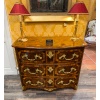 Commode du Dauphiné à marqueterie de cœurs d’époque Louis XIV vers 1700-1710 | Biron 