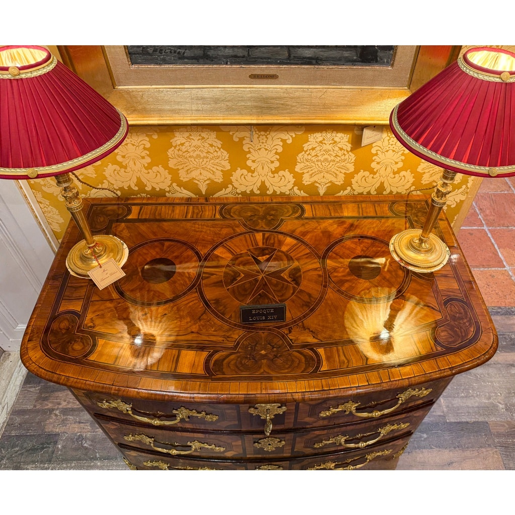 Commode du Dauphiné à marqueterie de cœurs d’époque Louis XIV vers 1700-1710 | Biron 
