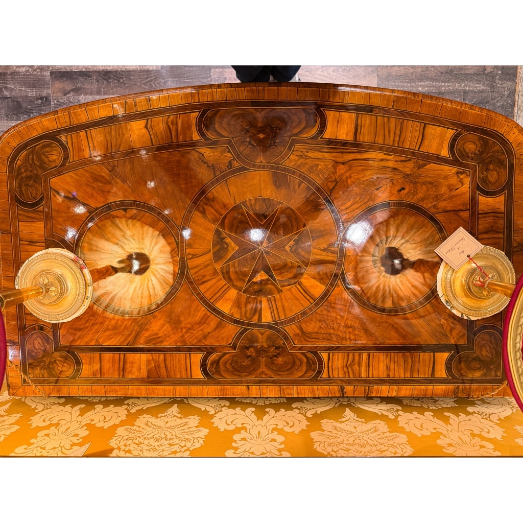 Commode du Dauphiné à marqueterie de cœurs d’époque Louis XIV vers 1700-1710 | Biron 
