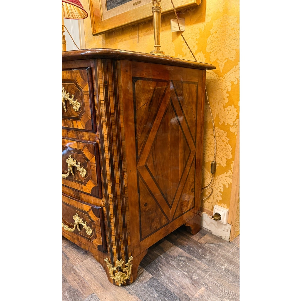Commode du Dauphiné à marqueterie de cœurs d’époque Louis XIV vers 1700-1710 | Biron 