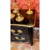 Commode Provençale d’époque Louis XV en noyer laqué sculpté d’une coquille et de branches d’olivier | Biron 