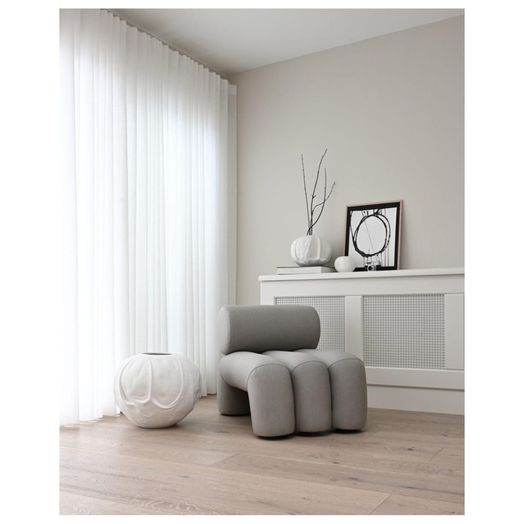 Paire de fauteuils contemporain – couleur taupe – tissu résistant au soleil – design milieu XXIème siècle. | Biron 