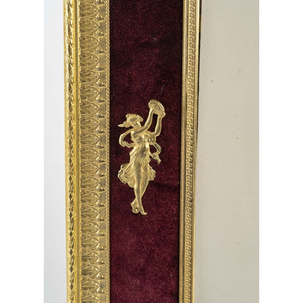 Cadre en bronze doré et velours bordeaux – Napoléon III, XIXe siècle | Biron 