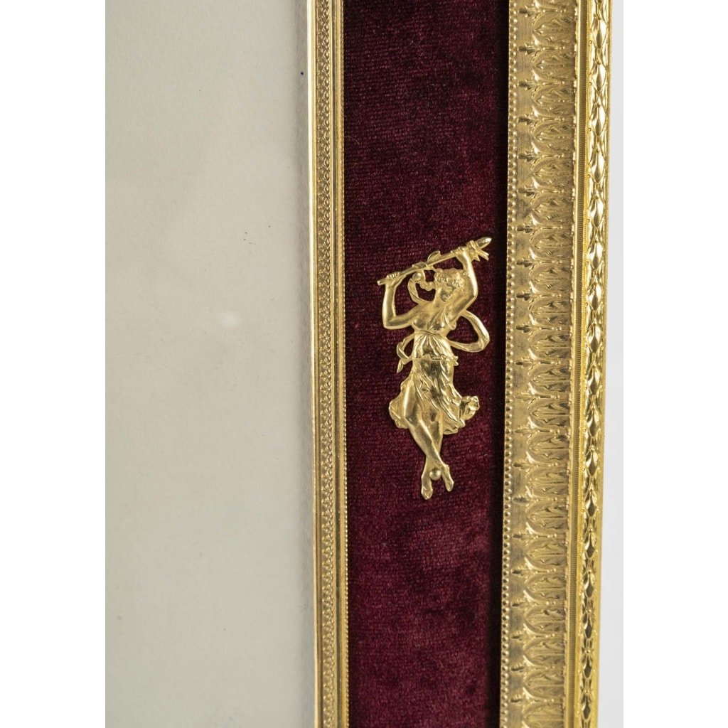 Cadre en bronze doré et velours bordeaux – Napoléon III, XIXe siècle | Biron 
