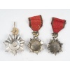 Ensemble de trois décorations ottomanes en argent et émail – XIXe siècle | Biron 