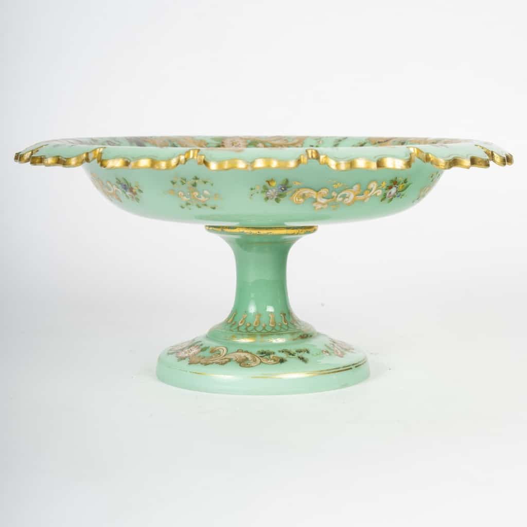 Coupe en opaline vert à décor fleuri et doré – XIXe siècle | Biron 