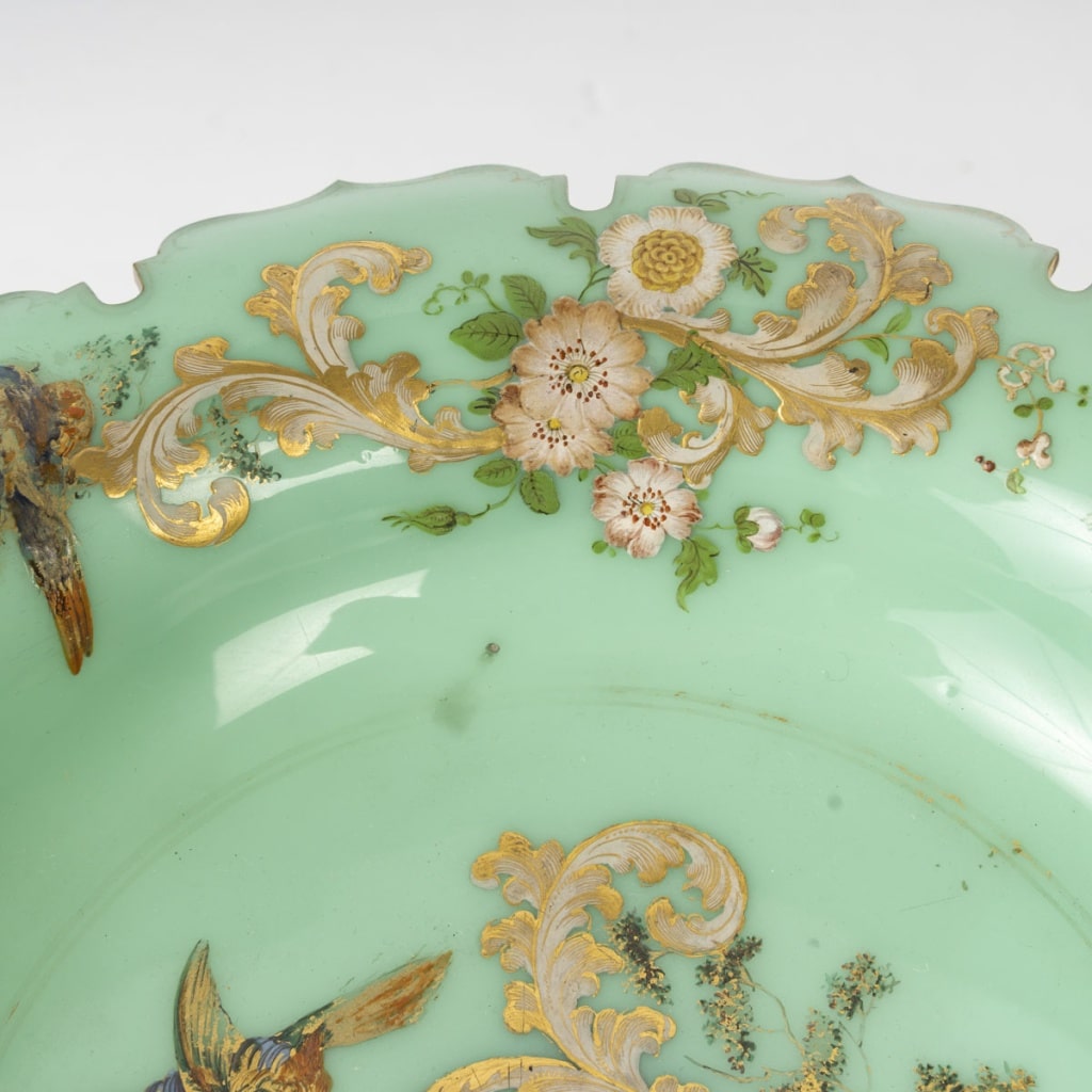 Coupe en opaline vert à décor fleuri et doré – XIXe siècle | Biron 