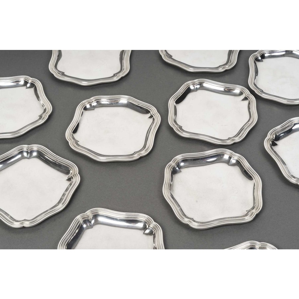 Bloch Eschwege – 12 plats en argent massif, Louis XV début XXe | Biron 