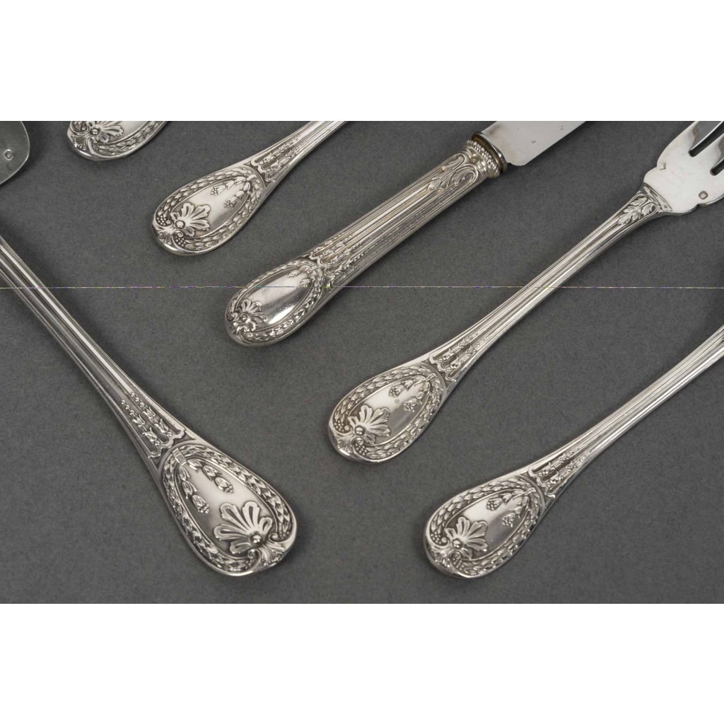 ODIOT Ménagère de couverts 99 pièces argent massif modèle « LOUVECIENNES » XXè | Biron 