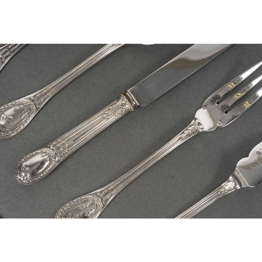ODIOT Ménagère de couverts 99 pièces argent massif modèle « LOUVECIENNES » XXè | Biron 