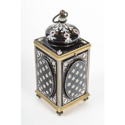 Un coffret à bijoux en émail, XIXè siècle