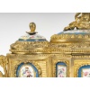 Un important coffret à bijoux en bronze doré et porcelaine, fin XIXè siècle | Biron 