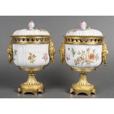 Paire de pots pourris en porcelaine de Saxe