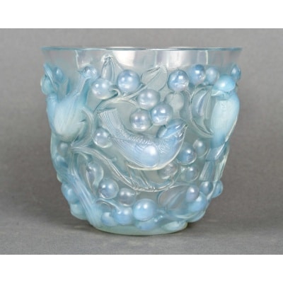 Vase "Avallon" verre opalescent patiné bleu de René LALIQUE