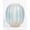 1932 – René Lalique – Vase « Biskra » Opalescent. | Biron 