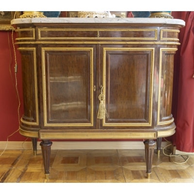Commode style Louis XVI