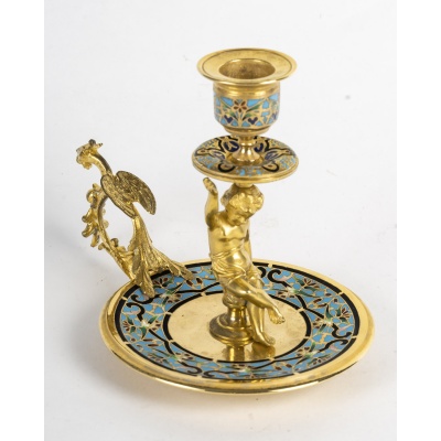 Élégant bougeoir à main à décors en émail cloisonné en bronze doré finement travaillé, période Napoléon III, orné de décors en émail cloisonné.