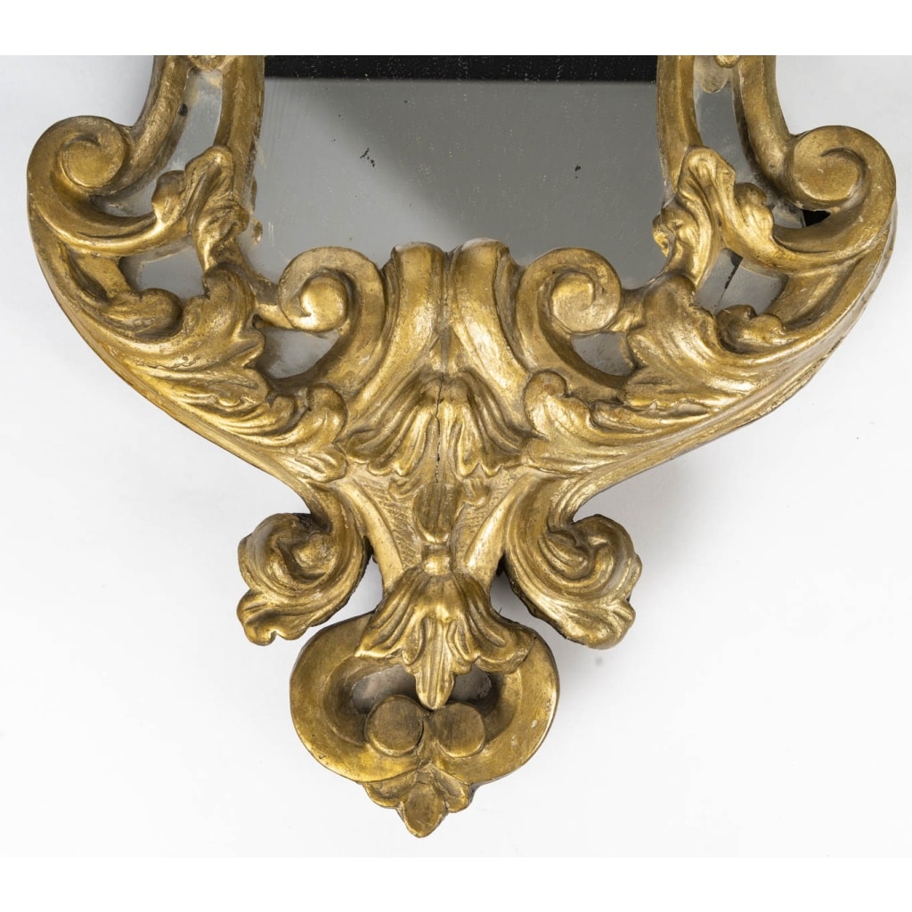 Une paire de miroirs en bois doré, XVIII é siècle | Biron 
