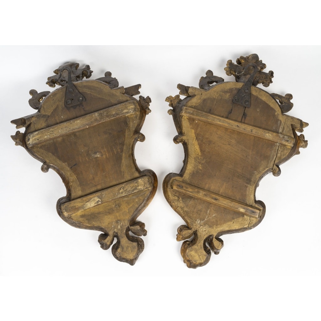 Une paire de miroirs en bois doré, XVIII é siècle | Biron 