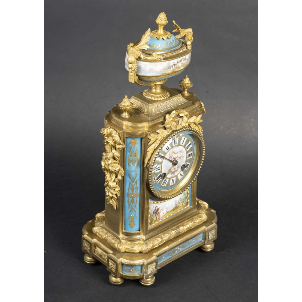 Pendule en bronze et porcelaine, Époque Napoléon III | Biron 