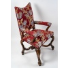 Paire de fauteuils à coiffer en noyer mouluré et sculpté, Italie, début du XVIIIe siècle | Biron 