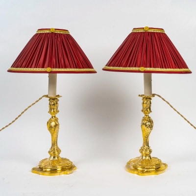 Paire de Flambeaux Rocaille Montée en Lampes en Bronze Ciselé et Doré Style Louis XV vers 1850