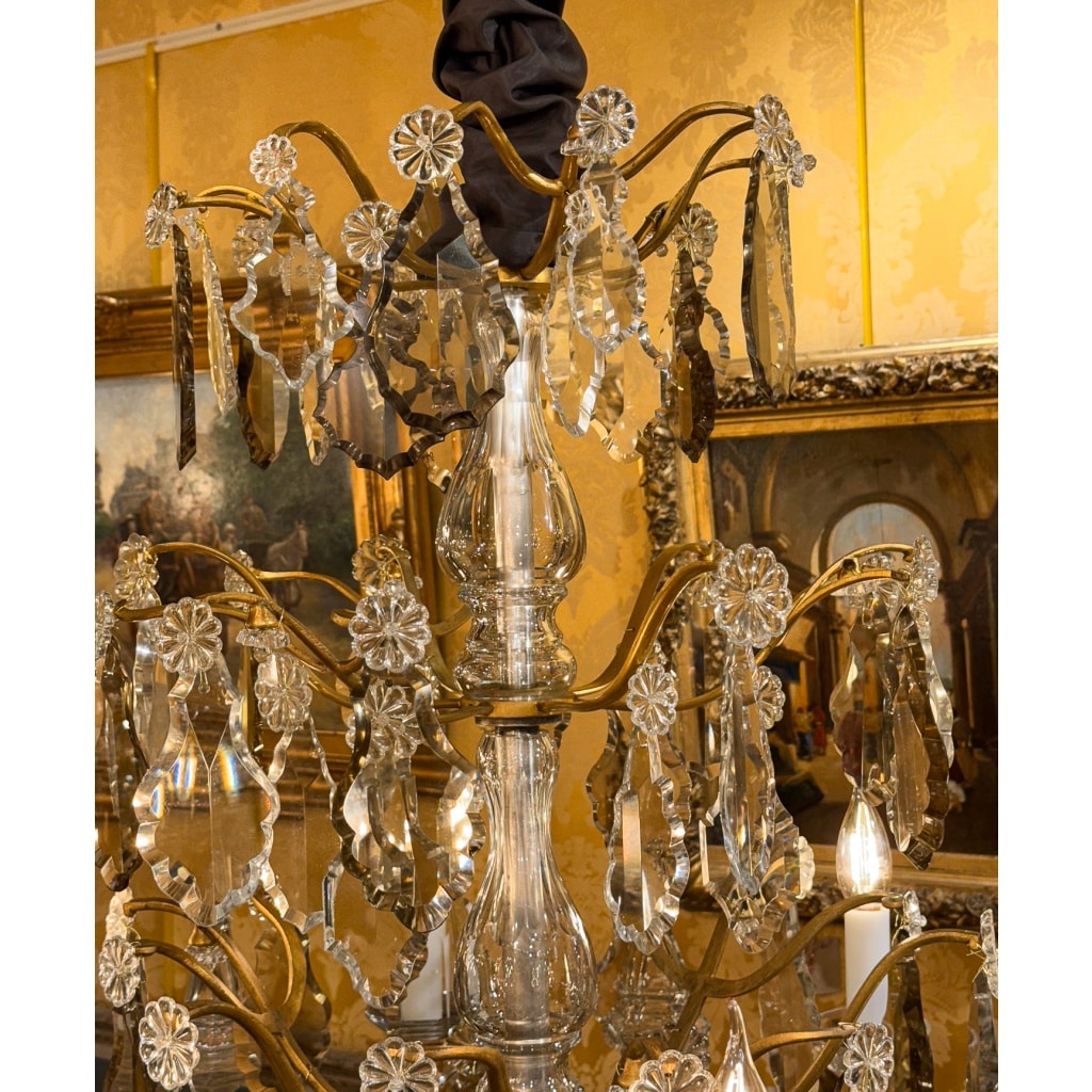 Signé Baccarat Lustre de style Louis XV en bronze doré et décor de crystal taillé vers 1880-1890 | Biron 