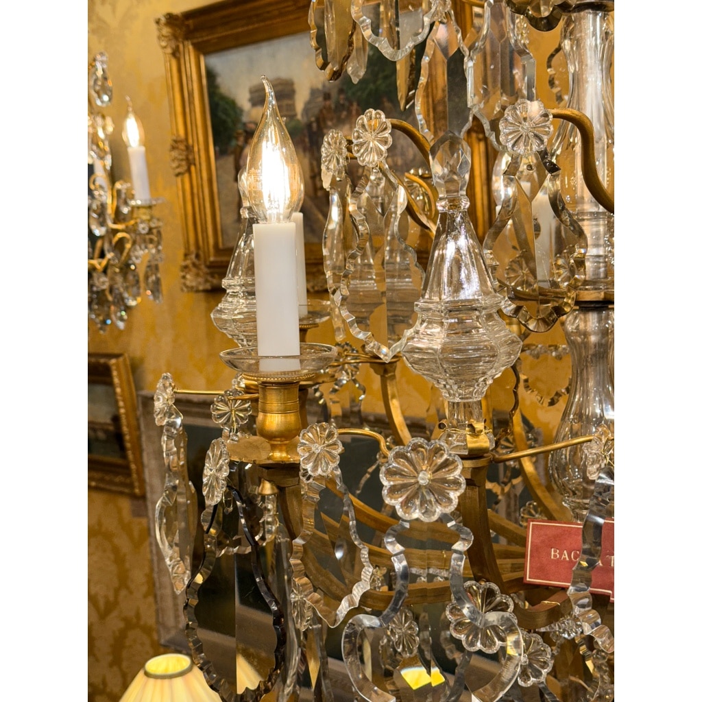 Signé Baccarat Lustre de style Louis XV en bronze doré et décor de crystal taillé vers 1880-1890 | Biron 