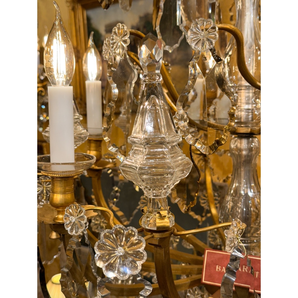 Signé Baccarat Lustre de style Louis XV en bronze doré et décor de crystal taillé vers 1880-1890 | Biron 