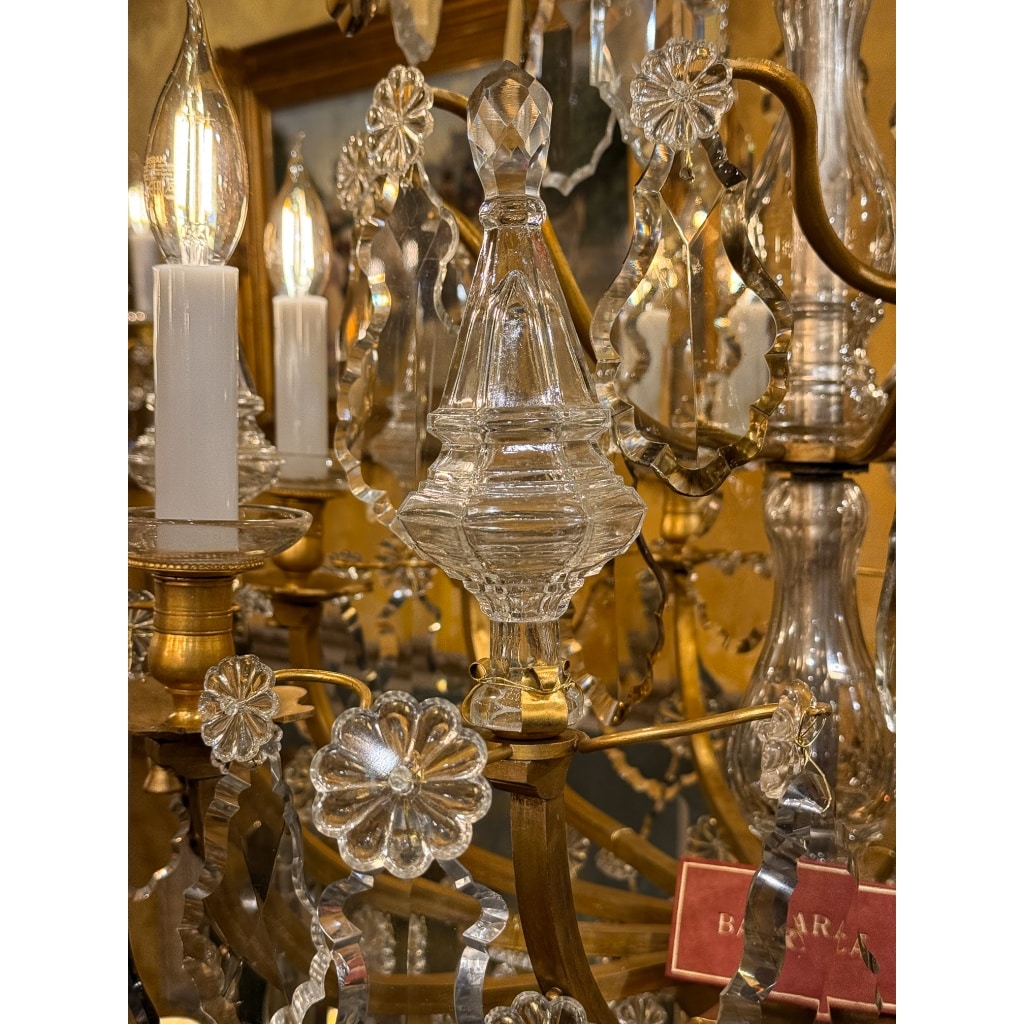 Signé Baccarat Lustre de style Louis XV en bronze doré et décor de crystal taillé vers 1880-1890 | Biron 