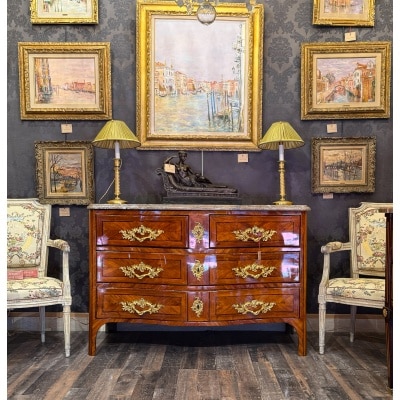 Jean-François Lapie (1720-1797) - Commode en marqueterie de bois de rose et bois de violette d’époque Louis XV