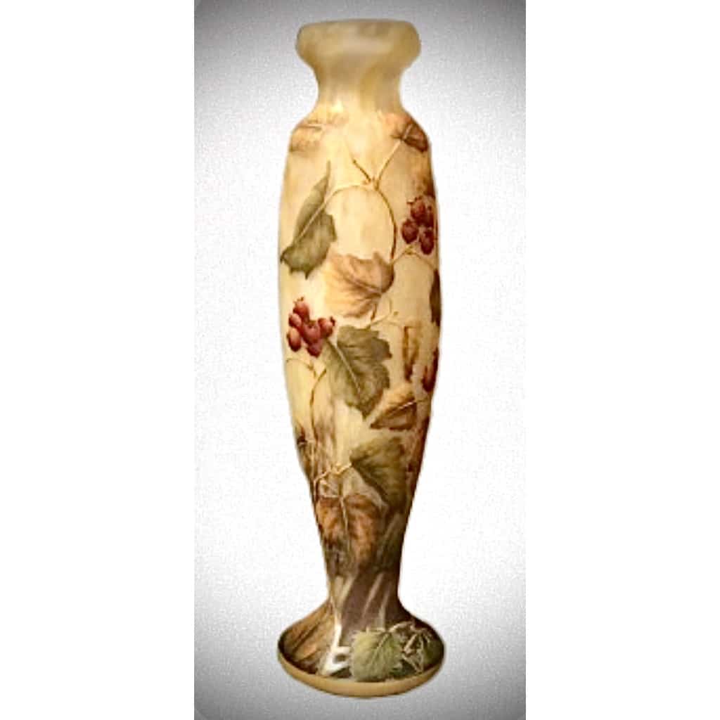 DAUM NANCY VASE A DÉCOR DE POMME D’API | Biron 