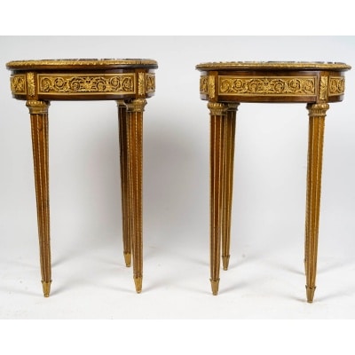 Une paire de guéridons en marqueterie et bronze doré, fin XIXème siècle