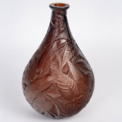 Vase "Sauges" verre rouge ambré de René LALIQUE