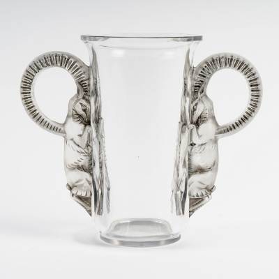 Vase "Thibet" verre blanc patiné gris de René LALIQUE