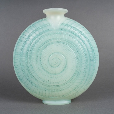 Vase "Escargot" verre opalescent patiné bleu vert de René LALIQUE