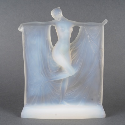 Statuette "Suzanne" verre opalescent de René LALIQUE