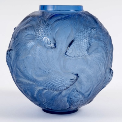 Vase "Formose" verre bleu saphir de René LALIQUE